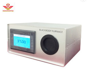 30~50℃ μαύρος φούρνος σώματος για το κλινικό θερμόμετρο, Blackbody ειδικός διακριβωτής πυροβόλων όπλων θερμοκρασίας μέτρου φούρνων